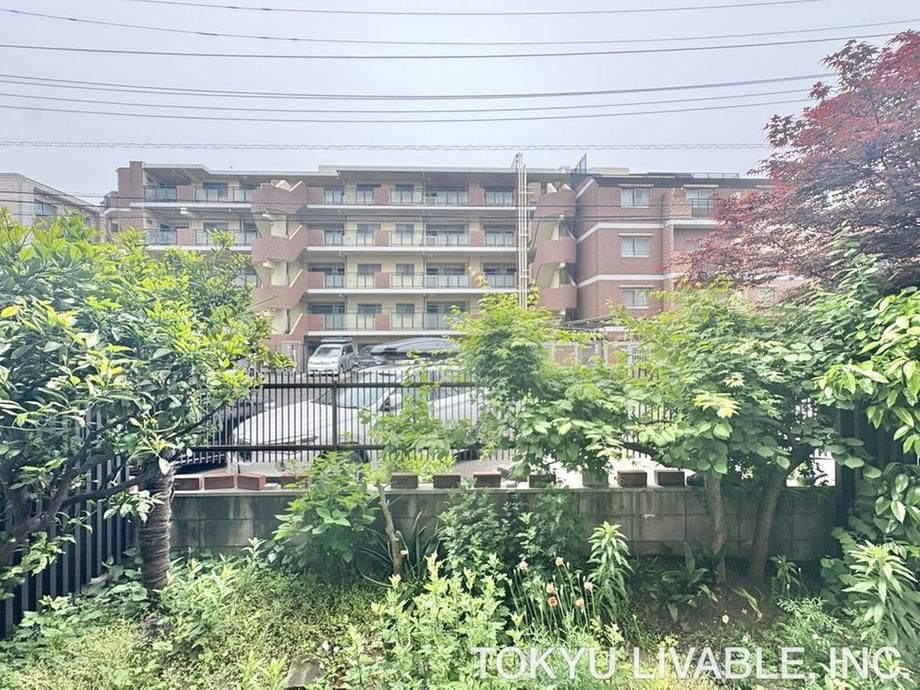 Renovated 1LDK+S Apartment in Nakahara-ku, Kawasaki - Thumbnail 2