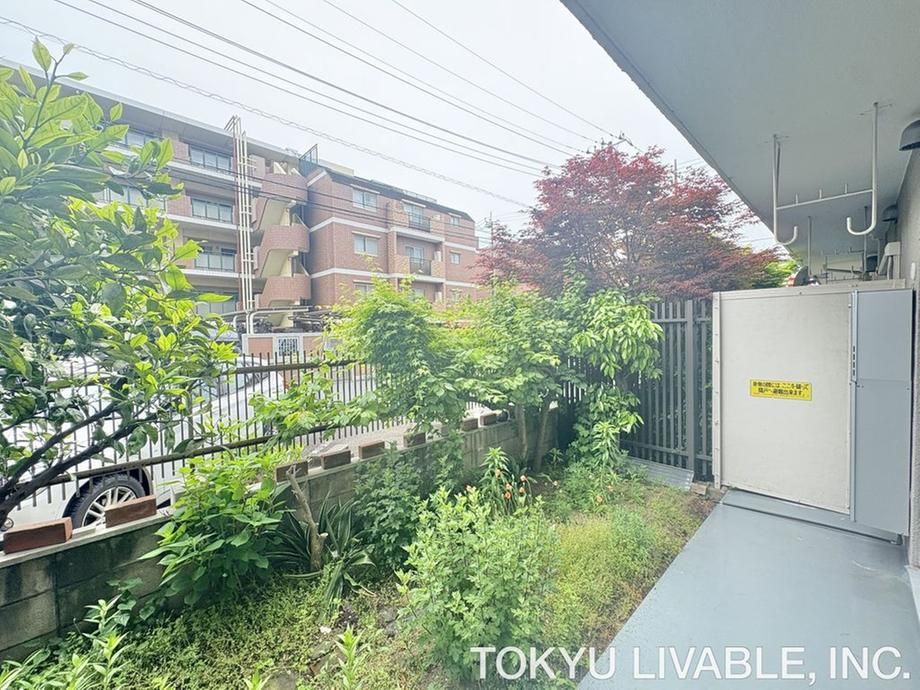 Renovated 1LDK+S Apartment in Nakahara-ku, Kawasaki - Thumbnail 3