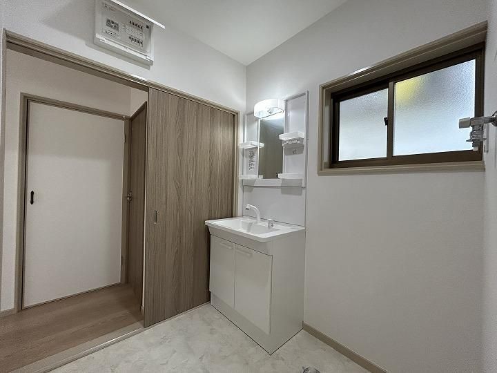 4DK Detached House for Sale in Hiroshima Nishi Ward - Thumbnail 4
