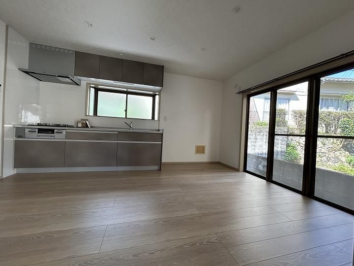 4DK Detached House for Sale in Hiroshima Nishi Ward - Thumbnail 3