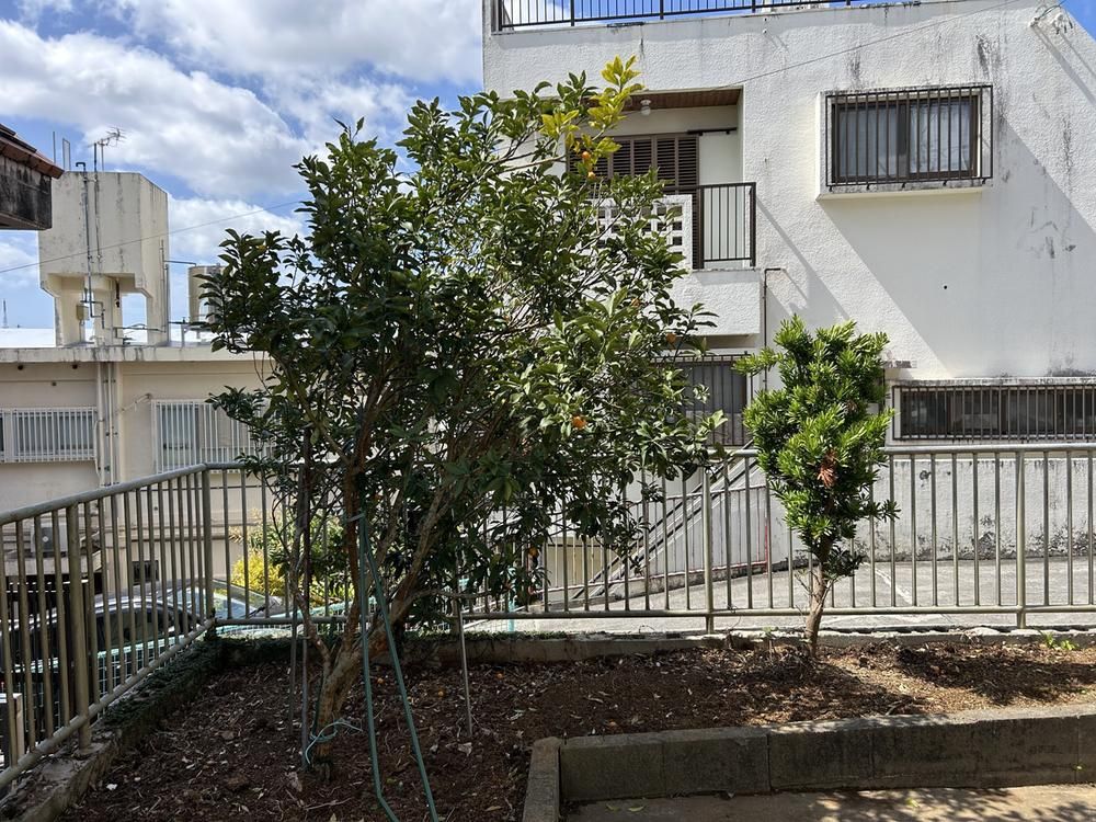 4LDK Hilltop House in Naha, Okinawa - 22.8M Yen - Thumbnail 2
