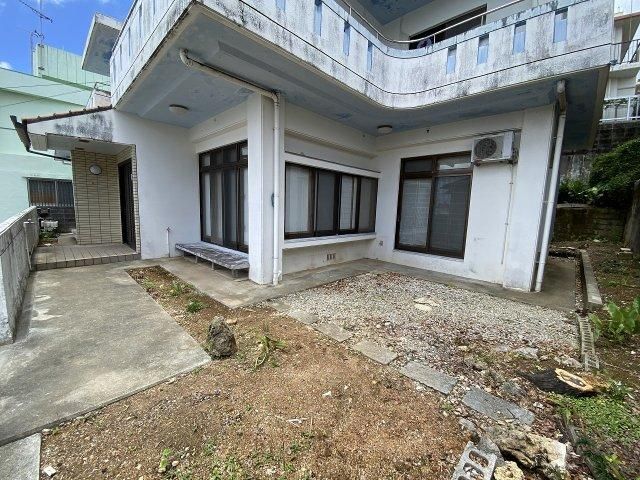 6LDK House for Sale in Shuri, Naha, Okinawa - 154.77 sqm - Thumbnail 2