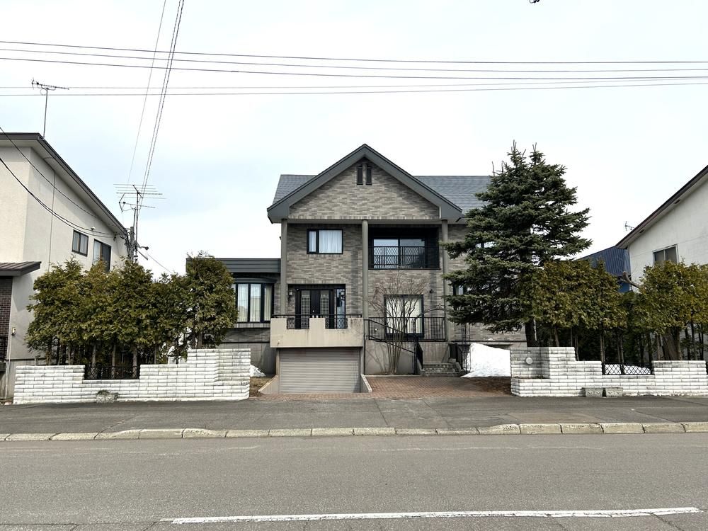 6LDK House for Sale in Takikawa, Hokkaido - 535m2 Land - Thumbnail 2