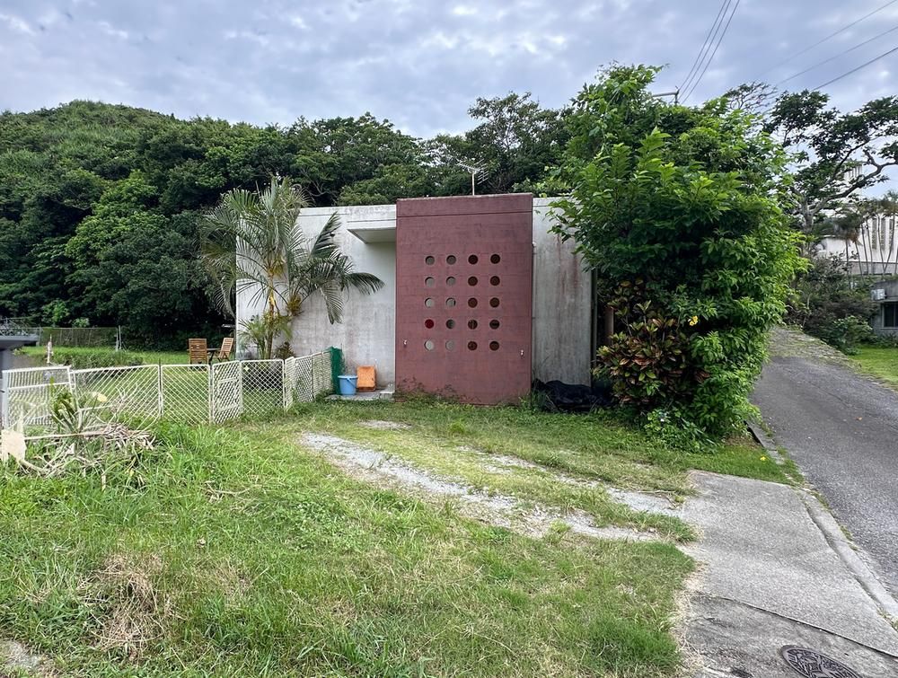2LDK Reinforced Concrete House for Sale in Onna, Okinawa - Thumbnail 3