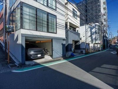 Designer House in Shibuya, Tokyo - 1LDK, 114 sqm, RC Build - Thumbnail 3