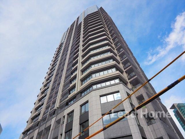 2LDK Apartment for Sale in Shibuya, Tokyo - 70.39m² - Thumbnail 2