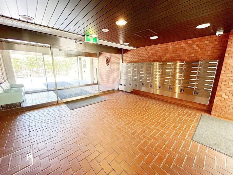 4LDK Apartment for Sale in Chuo-ku, Sapporo with Private Garden - Thumbnail 2