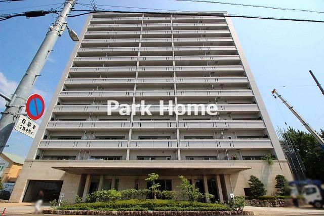 Spacious 2LDK Apartment for Sale in Kochi City, Kochi Prefecture - Thumbnail 2