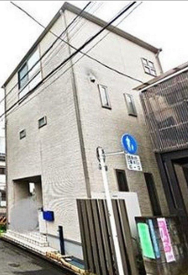 3LDK House for Sale in Arakawa, Tokyo - Near Akado Shogakko Mae Station - Thumbnail 2