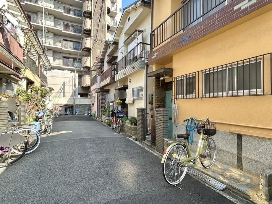 3DK Wooden House for Sale near Harinakano Station, Osaka - Thumbnail 2