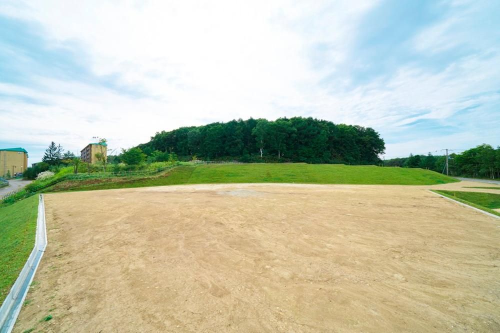 Large 2832m2 Land for Sale in Kitahiroshima City, Hokkaido - Thumbnail 4