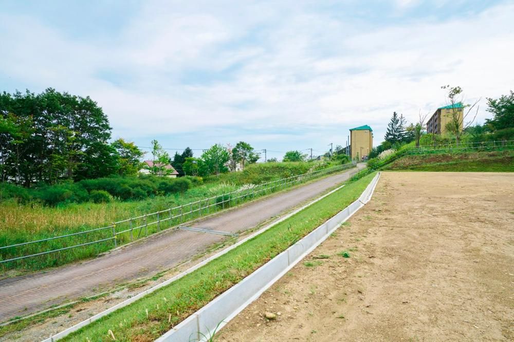 Large 2832m2 Land for Sale in Kitahiroshima City, Hokkaido - Thumbnail 2