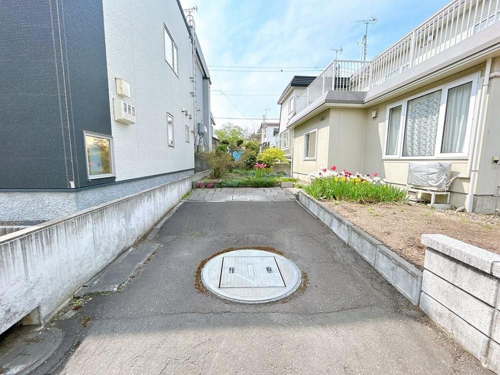 4LDK House for Sale in Teine-ku, Sapporo Near Inaho Station - Thumbnail 4