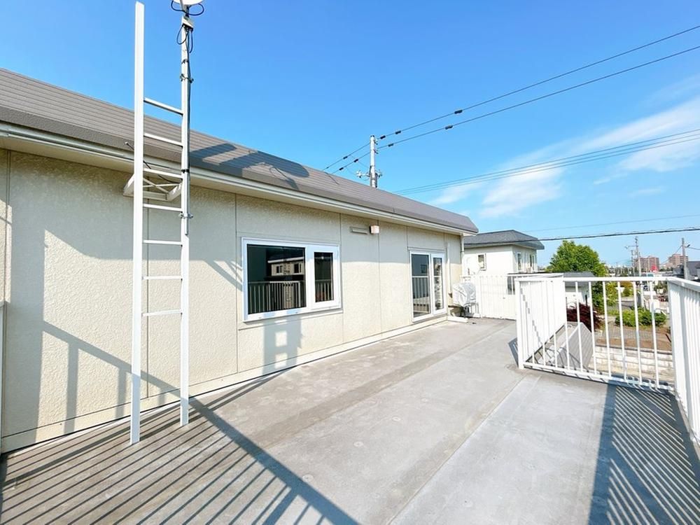 4LDK House for Sale in Teine-ku, Sapporo Near Inaho Station - Thumbnail 3