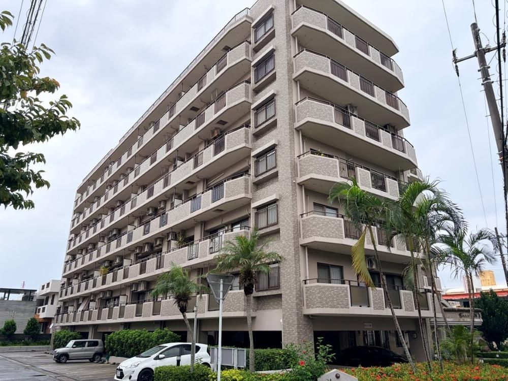 3LDK Apartment for Sale in Ginowan, Okinawa - 70.79m2 - Thumbnail 2