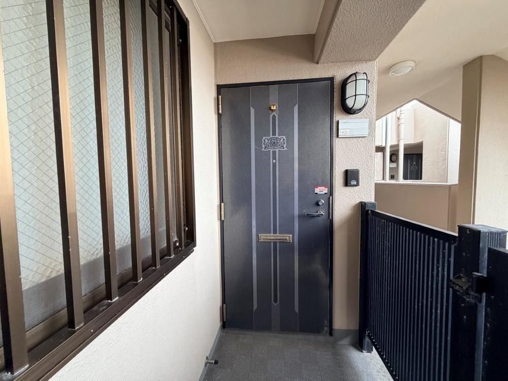 3LDK Apartment for Sale in Ginowan, Okinawa - 70.79m2 - Thumbnail 3