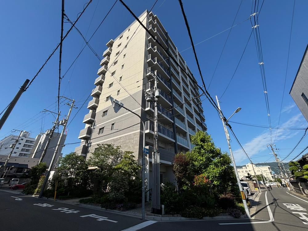 2LDK Apartment for Sale in Higashiosaka, Osaka - Thumbnail 3