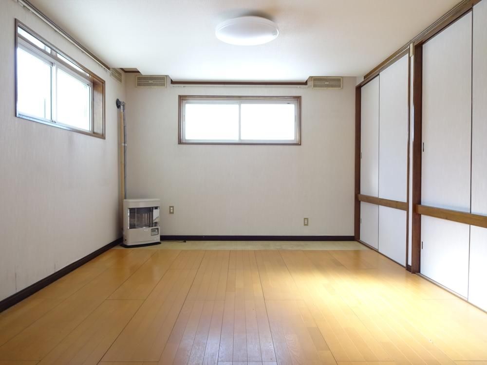 5LDK House for Sale in Hakodate, Hokkaido with Large Garden - Thumbnail 4