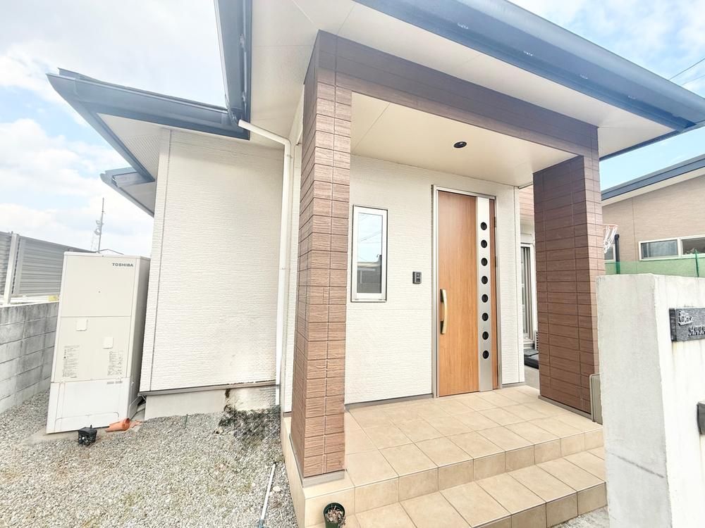 4LDK+S Custom Home with Sakurajima View in Kagoshima - Thumbnail 2