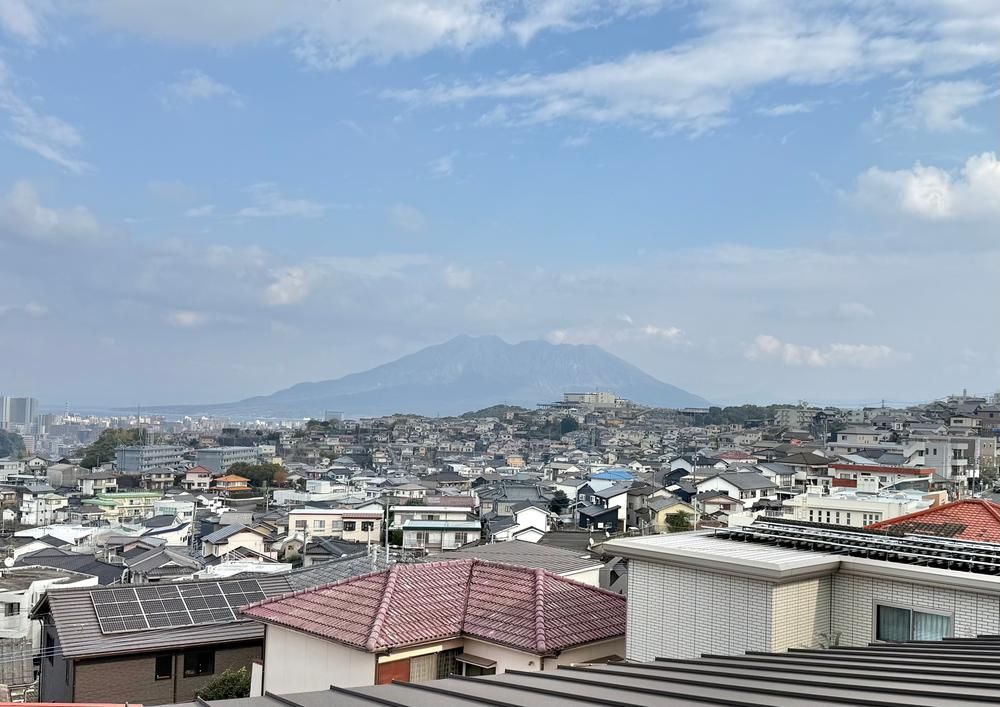 4LDK+S Custom Home with Sakurajima View in Kagoshima - Thumbnail 4