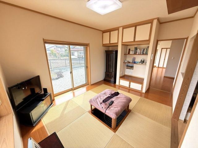 4DK Japanese Modern Home with Mount Fuji Views in Minami Alps City - Thumbnail 3