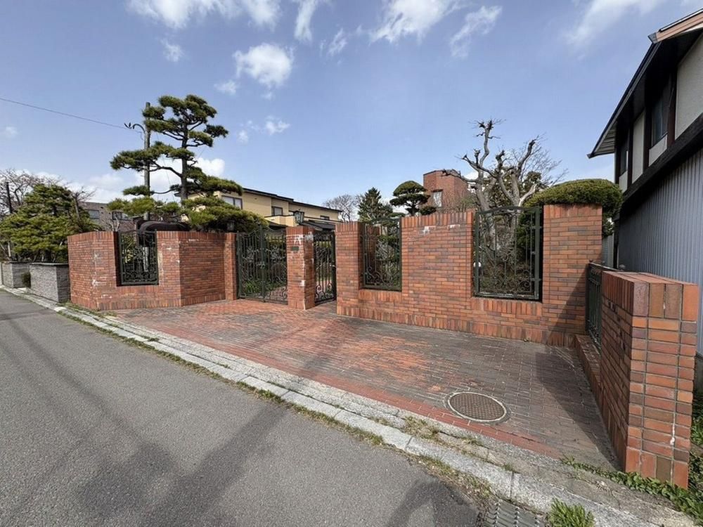 4LDK Detached House for Sale in Hakodate, Hokkaido – 370m2 - Thumbnail 3