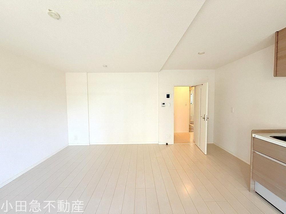 2LDK Apartment for Sale in Ebina, Kanagawa - Thumbnail 3