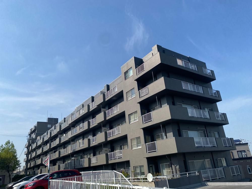 Renovated 3LDK Apartment in Kiyota, Sapporo - 75.4m2 - Thumbnail 2