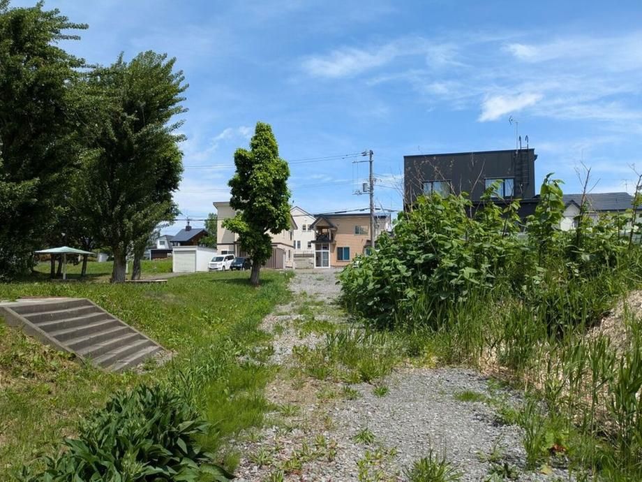 Large Land Plot for Sale in Shunkodai, Asahikawa, Hokkaido - Thumbnail 2