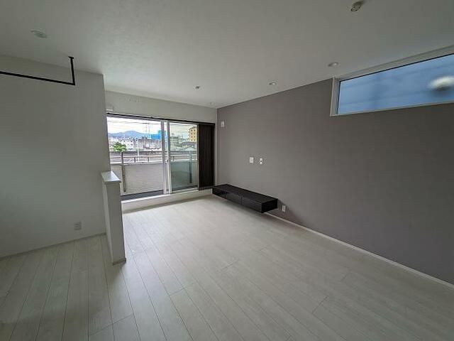 3-Story 2LDK+S Detached House in Kochi City - 98.52 sqm - Thumbnail 3