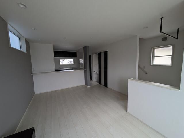 3-Story 2LDK+S Detached House in Kochi City - 98.52 sqm - Thumbnail 4