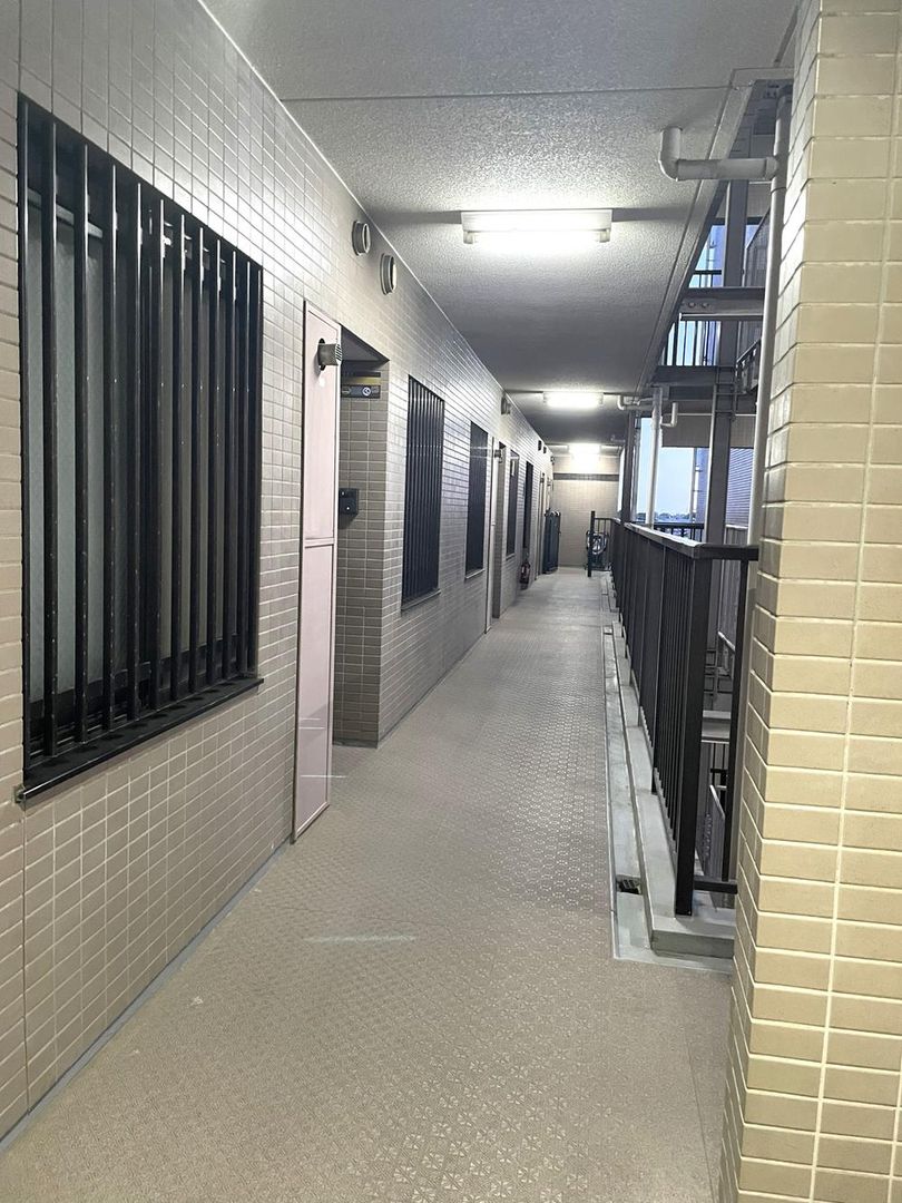 Renovated 2LDK Apartment 1 Min from Kita-Narashino Station in Funabashi - Thumbnail 2