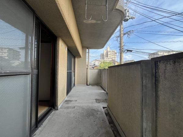 3DK Apartment for Sale in Sasebo, Nagasaki - 52.88m2 - Thumbnail 2