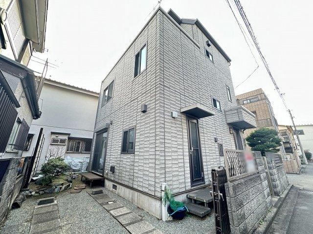 3-Story All-Electric House for Sale in Niiza, Saitama - Thumbnail 2