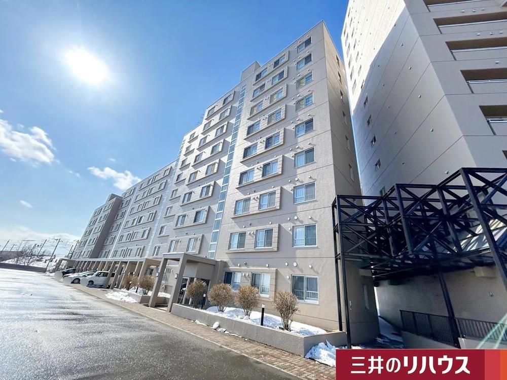 3LDK Apartment in Shin-Sapporo, Hokkaido for Sale and Rent - Thumbnail 2