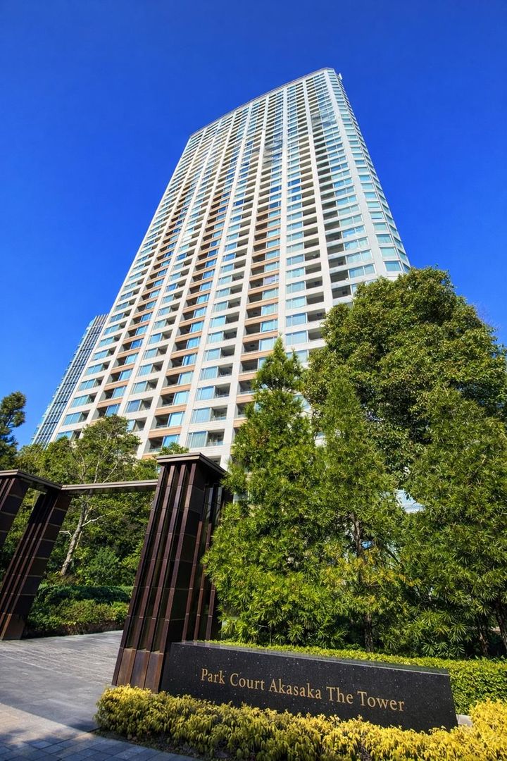 2LDK Apartment for Sale in Akasaka, Minato, Tokyo - 67.48 sqm - Thumbnail 3
