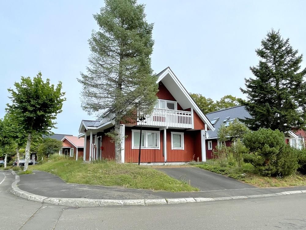 5LDK Detached House in Swedish Hills, Tobetsu, Hokkaido - Image 1
