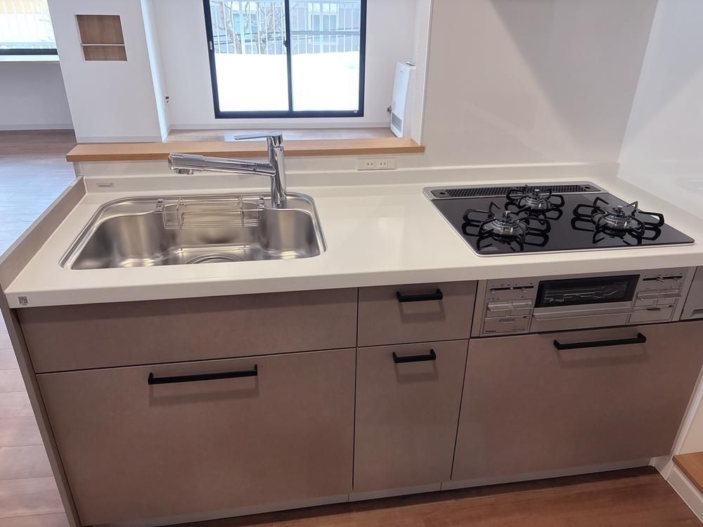 Fully Renovated 1LDK Apartment in Central Sapporo - Thumbnail 4
