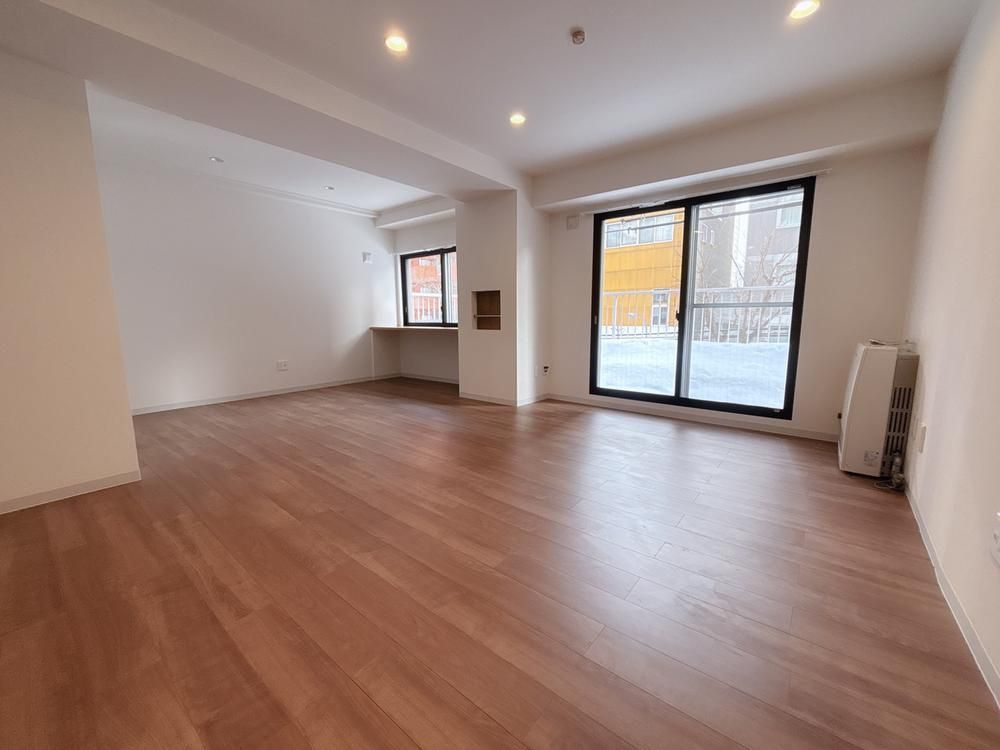Fully Renovated 1LDK Apartment in Central Sapporo - Thumbnail 3