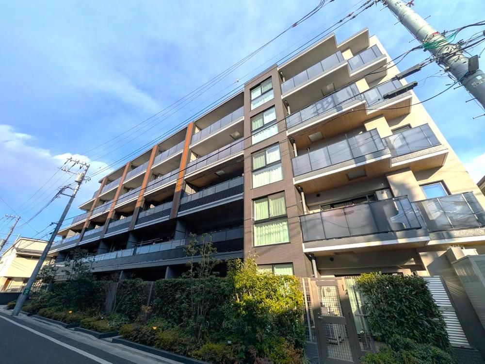 Kurevia Oizumigakuen 2LDK Apartment for Sale in Nerima, Tokyo - Thumbnail 2