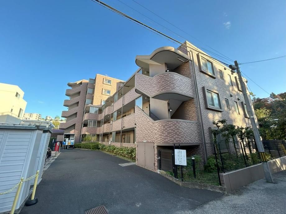 3LDK Apartment for Sale in Aoba-ku, Sendai with Private Garden - Thumbnail 2