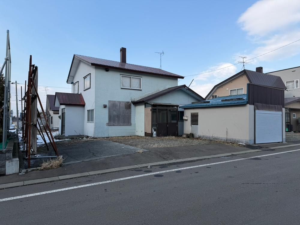 98 Tsubo Land for Sale in Iwamizawa, Hokkaido - Image 1
