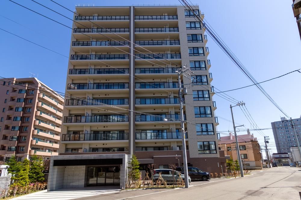 2LDK Apartment for Sale in Toyohira, Sapporo - 53.78m2 - Thumbnail 3
