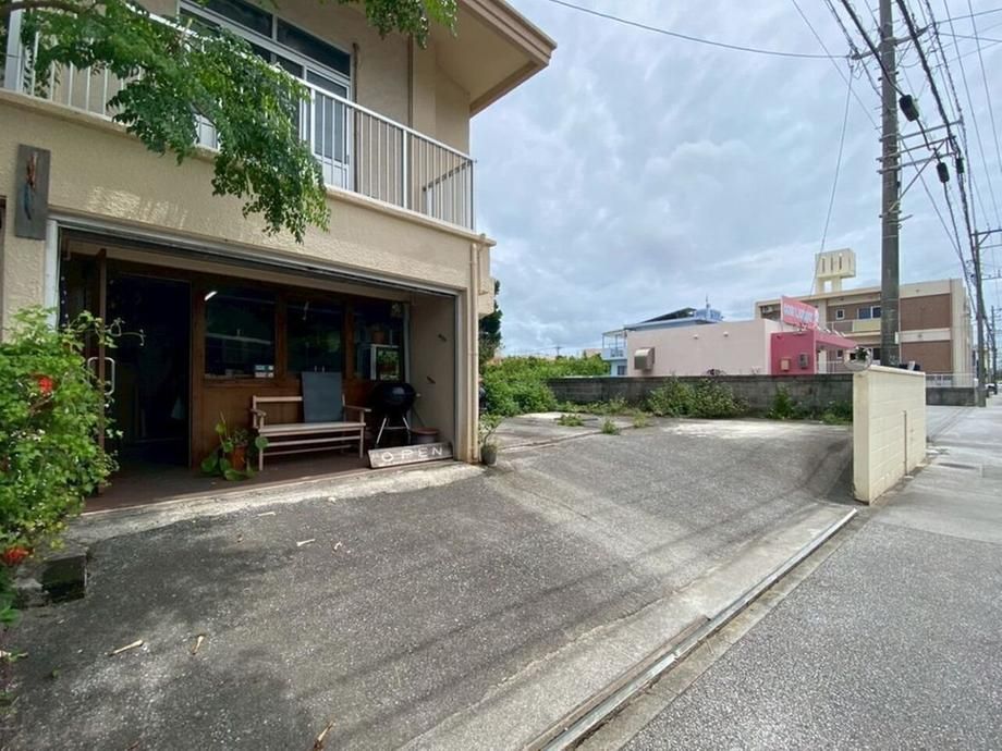 5LDK Reinforced Concrete House for Sale in Uruma, Okinawa - Thumbnail 3