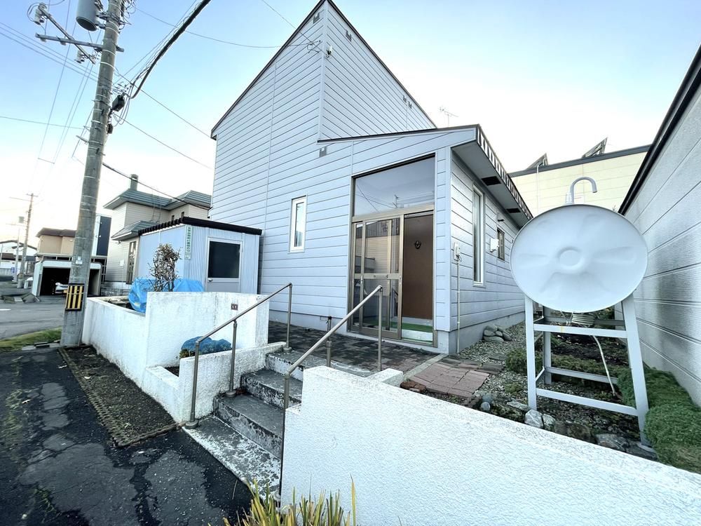 4LDK House for Sale in Bunkyodai Minami-cho, Ebetsu, Hokkaido - 9 Million Yen - Thumbnail 3