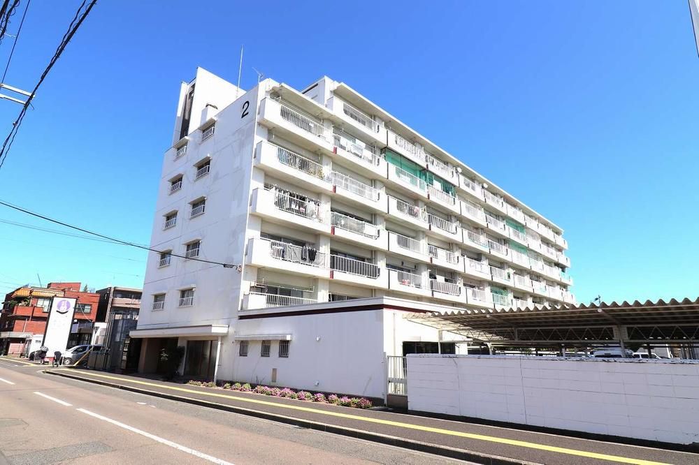 2LDK Renovated Apartment in Sendai, Miyagi - 51m² - Thumbnail 2