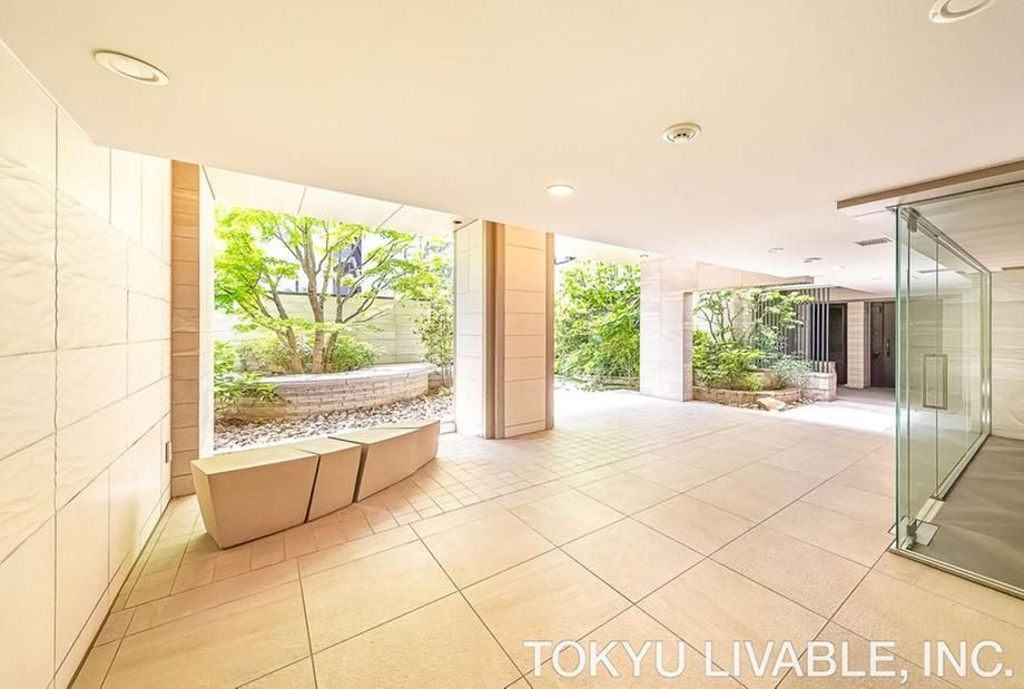 4LDK Apartment for Sale in Nishi Ward, Yokohama - Thumbnail 2