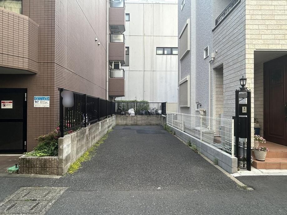 34m2 Land for Sale in Nakano Central, Tokyo - Thumbnail 3