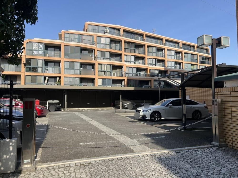 Higashi-Seijo Pair City 6F: Spacious 3LDK Apartment in Setagaya - Thumbnail 3