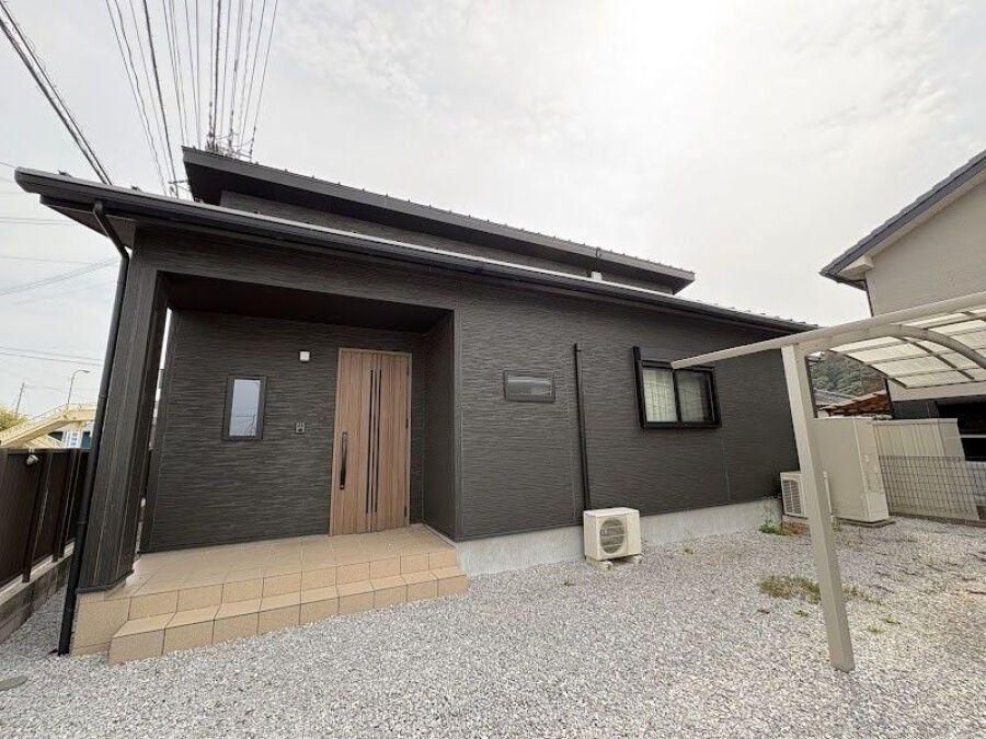Modern 3LDK House for Sale in Sadowara-cho, Miyazaki City - Thumbnail 3